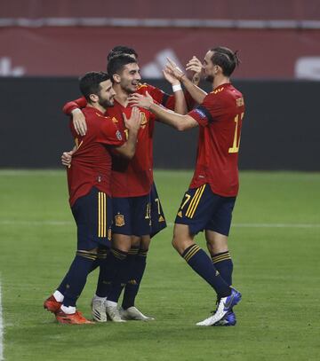 4-0. Ferrán Torres celebró el cuarto gol.