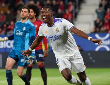 0-1. David Alaba celebra el primer gol.