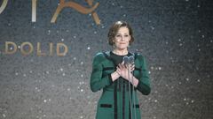 La actriz estadounidense Sigourney Weaver recibe el Goya Internacional durante la gala de la 38 edición de los Premios Goya, en el Auditorio Feria de Valladolid, a 10 de febrero de 2024, en Valladolid, Castilla y León (España). La Academia celebra la calidad del cine español con la entrega de los Premios Goya, los más importantes del cine español, a los mejores profesionales de cada una de las especialidades técnicas y creativas. A lo largo de su historia, la Academia ha reconocido con el Goya, o con su nominación, el trabajo tanto de técnicos, profesionales anónimos para el gran público, como de grandes estrellas españolas e internacionales.
10 FEBRERO 2024;VALLADOLID;CASTILLA Y LEON;GALA GOYA;GOYA 2024;38 EDICION
José Oliva / Europa Press
11/02/2024