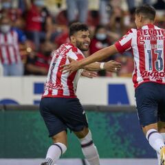 Taconazo de Zaldívar da a Chivas el Clásico Tapatío