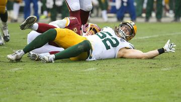 Sep 23, 2018; Landover, MD, USA; Green Bay Packers linebacker Clay Matthews (52) sacks Washington Redskins quarterback Alex Smith (11) in the third quarter at FedEx Field. Matthews received a roughing the passer penalty on the play. The Redskins won 31-17. Mandatory Credit: Geoff Burke-USA TODAY Sports