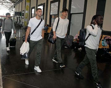 Boyé, Werner y Quina, a su llegada a Alicante tras pernoctar en Madrid.