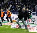 La afición del Hertha trató de agredir a sus jugadores