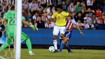 Juan Cuadrado atacando. 