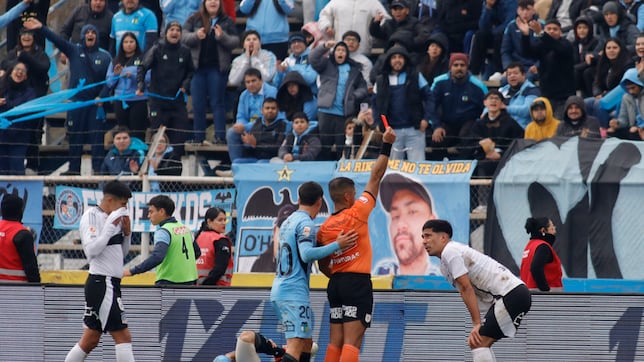 Colo Colo sigue sin convencer