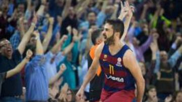Juan Carlos Navarro celebra la canasta de la prórroga.