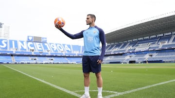 Luismi posa para As en La Rosaleda.