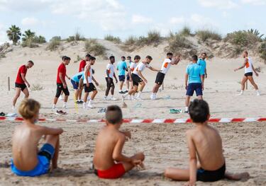 Alderete se estrena en la playa de Oliva