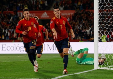 1-0. Álvaro Morata celebra el primer gol.ol.