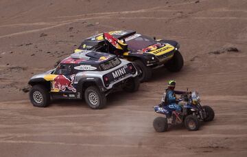 Tercera etapa entre San Juan de Marcona y Arequipa. Los minis de los franceses Sebastien Loeb y Cyril Despres.