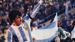 El gran capitán de la Argentina de 1978 marcó tendencia en el juego de medio campo. También jugó en España 1982.