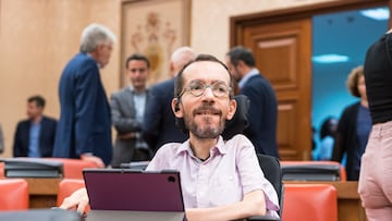 El portavoz de Unidas Podemos en el Congreso, Pablo Echenique, durante la votación para elegir la Secretaría Segunda de la Mesa de la Diputación Permanente, en el Congreso de los Diputados, a 1 de junio de 2023, en Madrid (España). La Diputación Permanente es el único órgano parlamentario que sigue funcionando tras la disolución de la Cámara y que hasta el 17 de agosto se encargará de convalidar los decretos leyes que ha remitido el Gobierno o que vaya a remitir en próximas semanas. El órgano ya debe asumir la convalidación del decreto ley de medidas ante la sequía, que también incluyó los descuentos en el Interrail que anunció el presidente durante la campaña electoral de las pasadas elecciones municipales y autonómicas.
01 JUNIO 2023;CONGRESO;DIPUTACIÓN PERMANENTE;DECRETO SEQUIA;INTERRAIL
Diego Radamés / Europa Press
01/06/2023