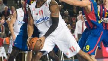 <b>JUEGO INTERIOR. </b>El Cholet se ahogo en la pintura azulgrana.