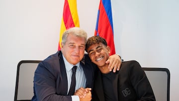 02/10/23 BARCELONA RENOVACION LAMINE YAMAL
JOAN LAPORTA PRESIDENTE
PUBLICADA 03/10/23 NA MA01 1COL
PUBLICADA 03/10/23 NA MA16 3COL