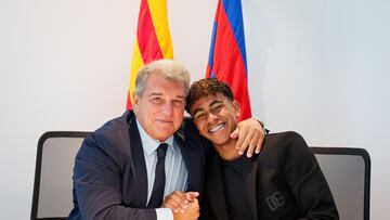 02/10/23 BARCELONA RENOVACION LAMINE YAMAL
JOAN LAPORTA PRESIDENTE
PUBLICADA 03/10/23 NA MA01 1COL
PUBLICADA 03/10/23 NA MA16 3COL