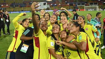 Jugadoras de la Selección Colombia Femenina Sub 17 celebrando la clasificación a los cuartos de final del Mundial de India.