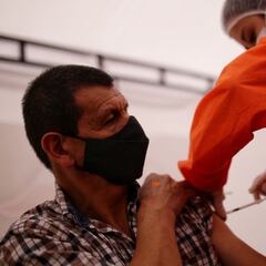 Pico y cédula para vacunación en Bogotá hoy, lunes 31 de mayo: centros, edades y cómo funciona