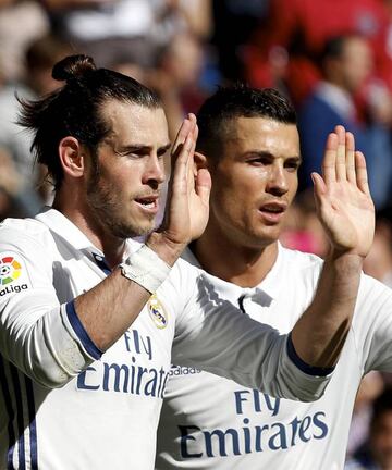 Bale and Ronaldo celebrate the first goal against Leganes