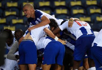 Matheus Uribe y Luis Díaz consiguieron con el Porto el título de la Primeira Liga al vencer 2-0 al Sporting de Lisboa. Los dirigidos por Sergio Conceicao pudieron celebrar faltando dos jornadas por disputarse. 