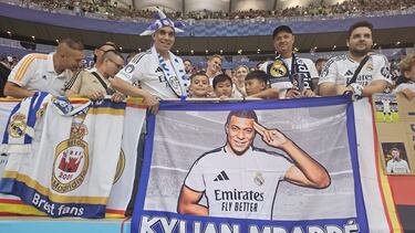 Las peñas disfrutan en Varsovia con la sexta Supercopa