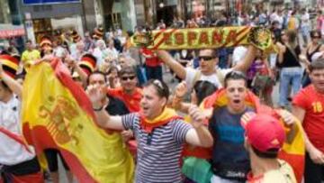 <b>JOLGORIO. </b>Las calles de Viena vivieron una auténtica fiesta española antes y después del partido ganado en el Prater.