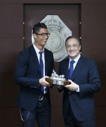 Images from today's event held in the President's box at the Santiago Bernabéu.