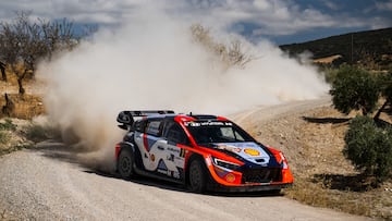 Paseo triunfal de Thierry Neuville en Granada