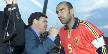 Camacho y Abelardo, primer y último técnicos del Espanyol en estos 26 años, cuando eran seleccionador y jugador.