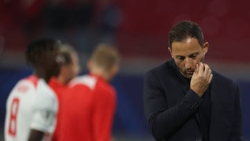 06 September 2022, Saxony, Leipzig: Soccer: Champions League, RB Leipzig - Shakhtyor Donetsk, Group Stage, Group F, Matchday 1 at Red Bull Arena, Leipzig coach Domenico Tedesco reacts after defeat. Photo: Jan Woitas/dpa (Photo by Jan Woitas/picture alliance via Getty Images)