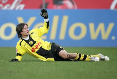 El Dortmund pagó más de catorce millones de euros al conjunto checo para hacerse con el jugador.