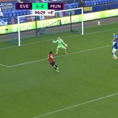 Uno de los grandes pistoleros está de vuelta: vean el primer gol de Cavani con el United.