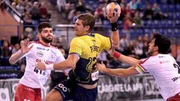 Imagen de un partido de Liga ASOBAL entre el Balonmano Ciudad de Logro&ntilde;o y el Bidasoa Ir&uacute;n.