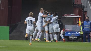 Los jugadores del Valencia celebran el 0-1.