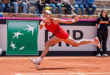 Spain beat Paraguay to secure World Group II status
