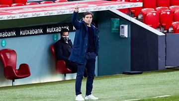 Marcelino lleg車 tarde y se fue antes para no saludar a Bordal芍s