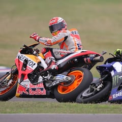 Italia clama contra Márquez: locura, embistió a Rossi...