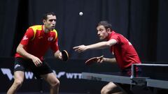 &Aacute;lvaro Robles y Ovidiu Ionescu, durante un partido de dobles.