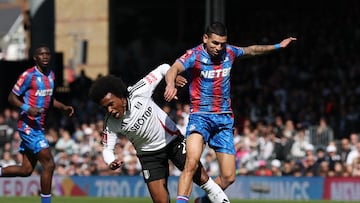 Soccer Football - FA Cup - Quarter Final - Fulham v Crystal Palace - Craven Cottage, London, Britain - March 29, 2025 Fulham's Willian in action with Crystal Palace's Daniel Munoz Action Images via Reuters/Paul Childs
