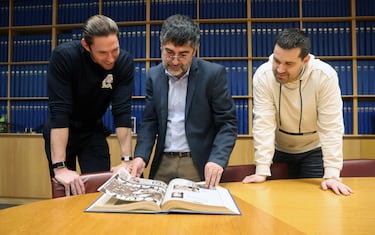 Causeur: “Me emociona que me llamen leyenda”