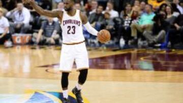 LeBron James dirige el ataque de los Cavaliers.