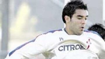 <b>CEDIDO. </b>Bouzón ha jugado la última temporada en el Recreativo.