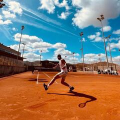 Nadal continúa preparando su regreso a la tierra batida