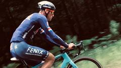 Mathieu Van der Poel, durante el reconocimiento de la Par&iacute;s-Roubaix.