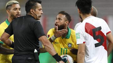 "Hacía show en todos los goles nuestros": duro ataque de figura de Perú al juez Bascuñán