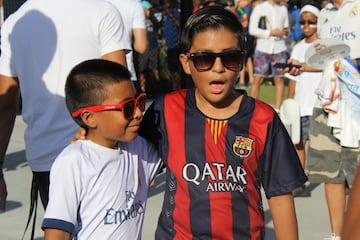 Los aficionados colmaron el Hard Rock Stadium de Miami para disfrutar de El Clásico entre Real Madrid y Barcelona.