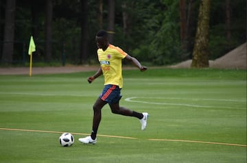 La Selección Colombia sigue su preparación en Milan pensando ya en Egipto, rival al que enfrentará este viernes en Bérgamo, Italia, en partido amistoso previo a Rusia. Con un grupo de 24 jugadores, los dirigidos por Pékerman hicieron trabajo con balón.