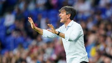 Real Valladolid head coach Jose Rojo Martin Pacheta during the La Liga match between RCD Espanyol and Real Valladolid played at RCDE Stadium on October 16, 2022 in Barcelona, Spain. (Photo by Sergio Ruiz / Pressinphoto / Icon Sport)