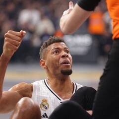 Tavares: “En todos los partidos importantes me pitan dos faltas muy rápido”