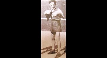 Roberto Gómez Bolaños mostró mucho gusto por el deporte en su juventud. Cuando estudiaba la prepa, 'Chespirito' ganó diferentes torneos de boxeo.