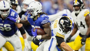 INDIANAPOLIS, INDIANA - DECEMBER 16: Trey Sermon #27 of the Indianapolis Colts runs the ball during the third quarter against the Pittsburgh Steelers at Lucas Oil Stadium on December 16, 2023 in Indianapolis, Indiana. Andy Lyons/Getty Images/AFP (Photo by ANDY LYONS / GETTY IMAGES NORTH AMERICA / Getty Images via AFP)